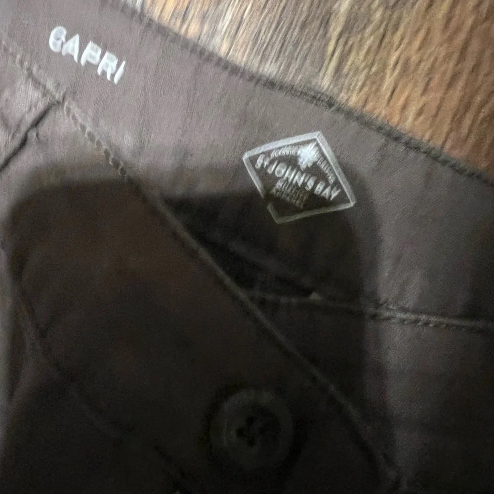 Capri pants - Picture 2 of 2